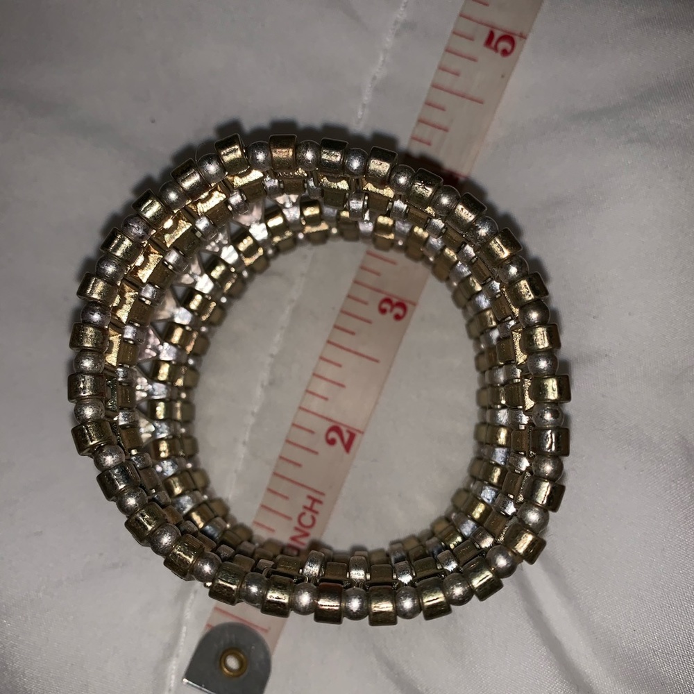 Silver stretchy bracelet with clear stone . - Picture 4 of 4